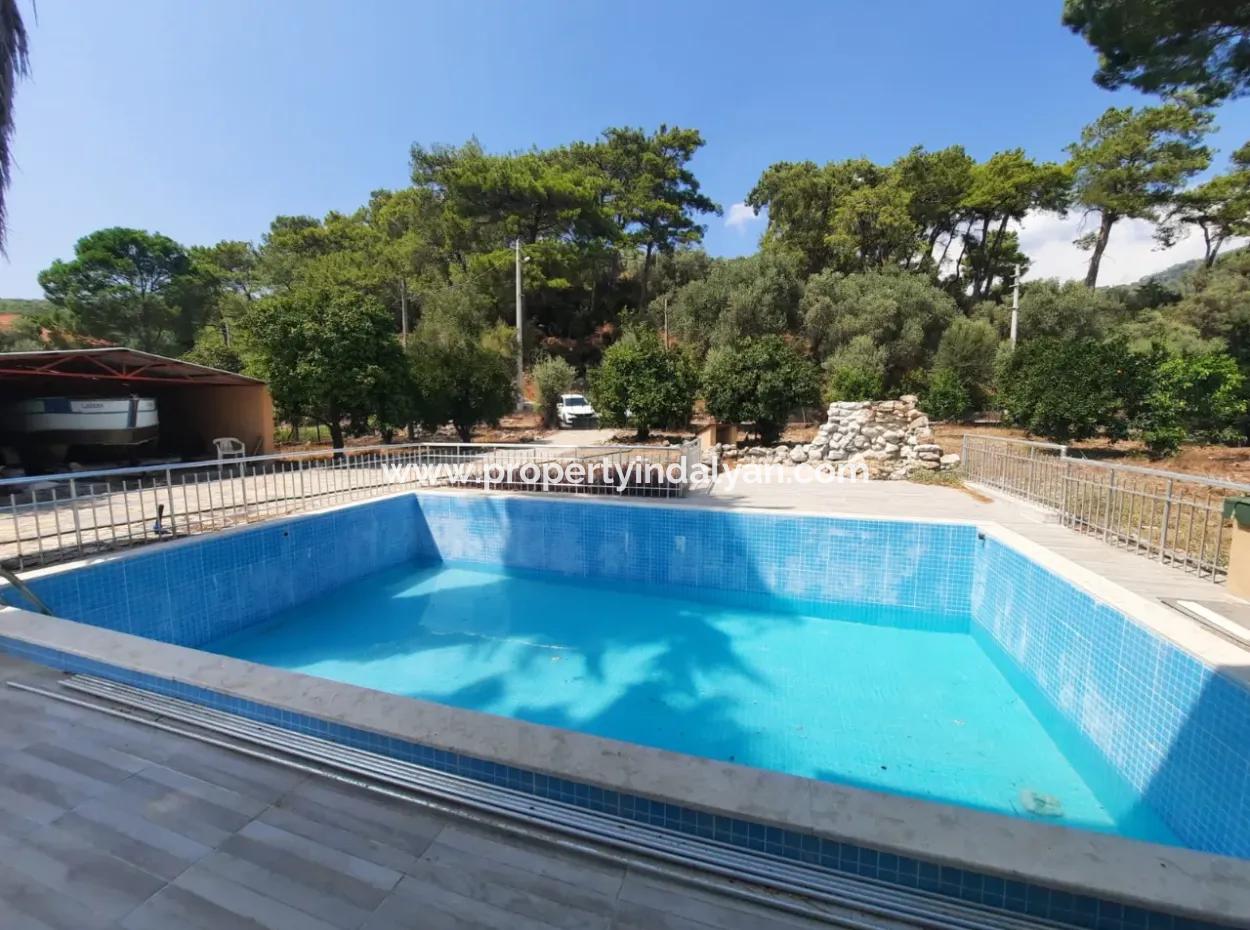 1 570 M2 Grundstück In Köyceğiz Çandır, Muğla, Schwimmbad, Seeblick Triplex Zu Verkaufen