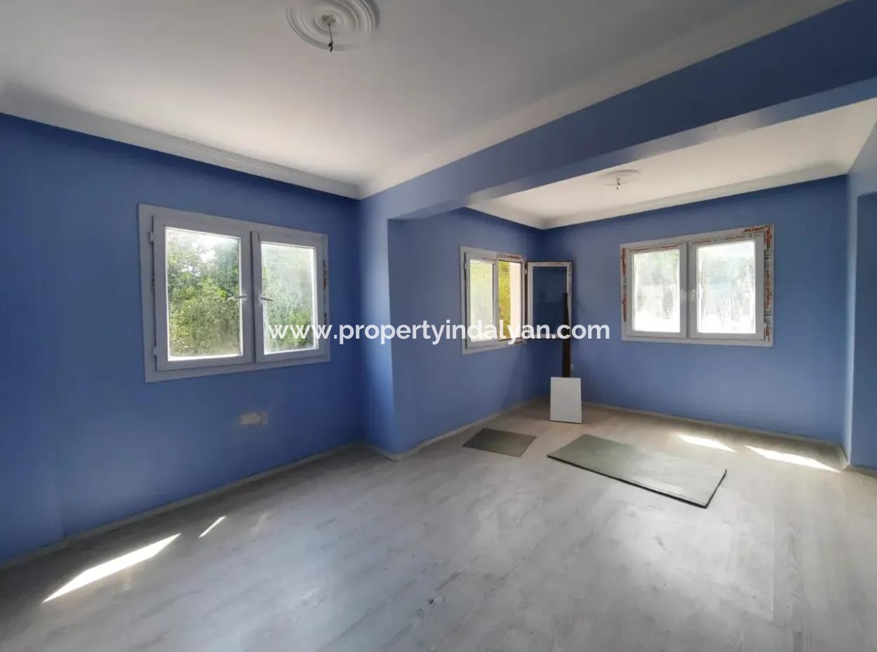 1 570 M2 Grundstück In Köyceğiz Çandır, Muğla, Schwimmbad, Seeblick Triplex Zu Verkaufen