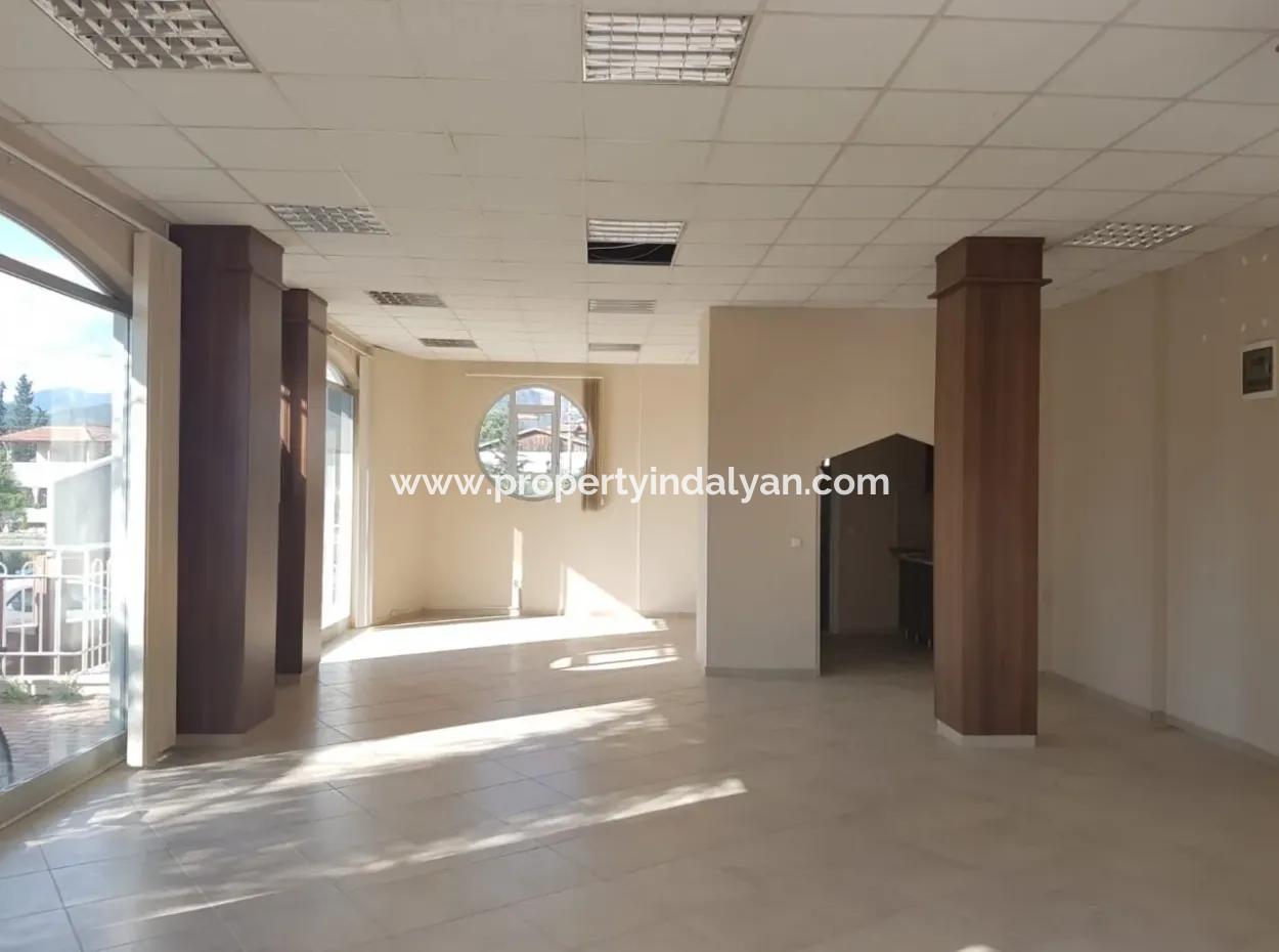 Der Leiter Der Ecke, Am Rande Der Fahrbahn Oriya Dalyan Rental-Shop-120 M2