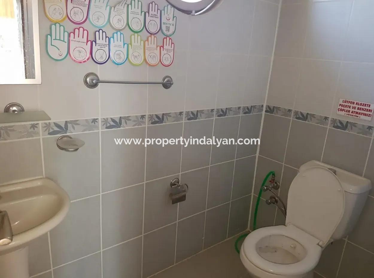 Der Leiter Der Ecke, Am Rande Der Fahrbahn Oriya Dalyan Rental-Shop-120 M2