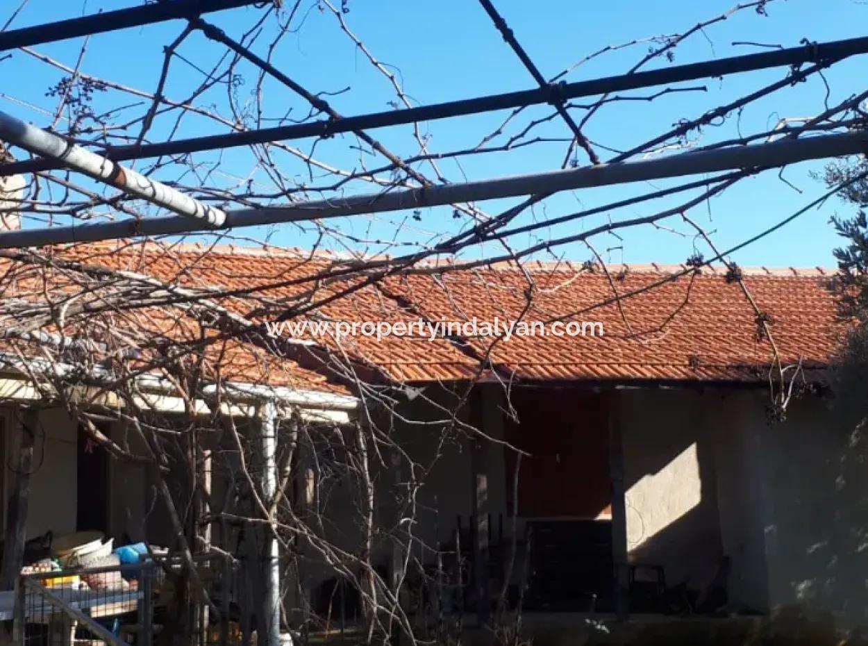 Dorfhaus Zum Verkauf Auf 545 M2 Zoniertem Grundstück In Denizli Kızılağaç