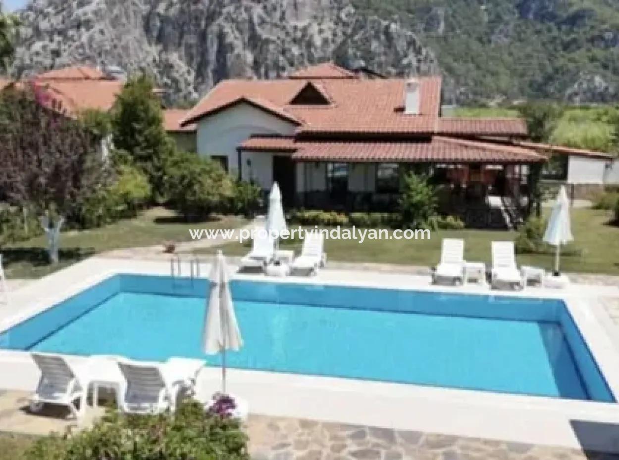 3 In 1 Villa Auf 1700 M2 Grundstück In Dalyan