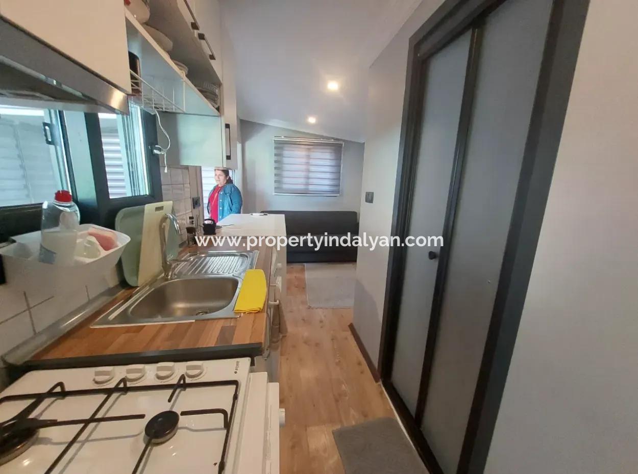 Tiny House Mit Schwimmbad In Der Natur Und Dorfhaus Zum Notverkauf Auf 1 388 M2 Land In Göcek