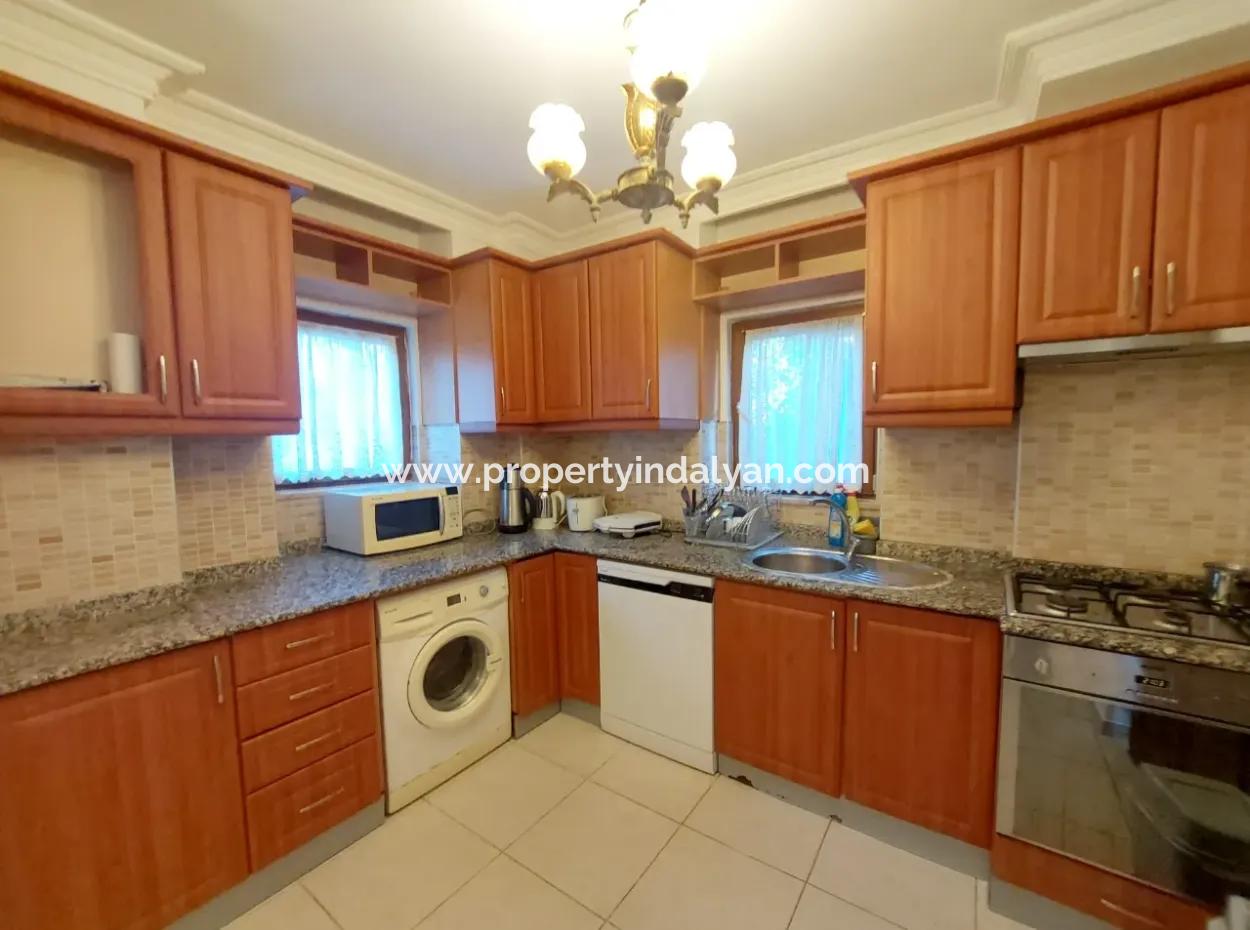 Möbliert 31, 2 Doppelhaushälfte, Von Denen Eines Auf Einem 700 M² Großen Grundstück Mit Schwimmbad In Muğla Dalyan Gemietet Ist