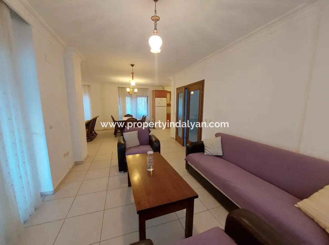 Möbliert 31, 2 Doppelhaushälfte, Von Denen Eines Auf Einem 700 M² Großen Grundstück Mit Schwimmbad In Muğla Dalyan Gemietet Ist