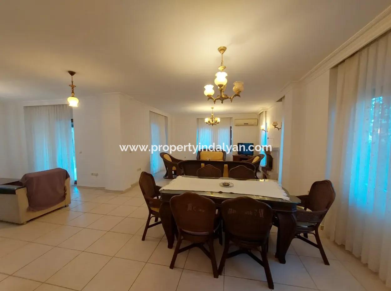 Möbliert 31, 2 Doppelhaushälfte, Von Denen Eines Auf Einem 700 M² Großen Grundstück Mit Schwimmbad In Muğla Dalyan Gemietet Ist