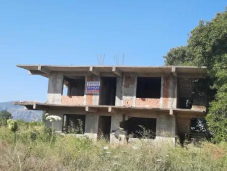 10 000 M2 Grundstück Zum Verkauf Mit Haus In 2-Stöckiger Rohbauweise Zwischen Ortaca Hill Und Muğla Ortaca.