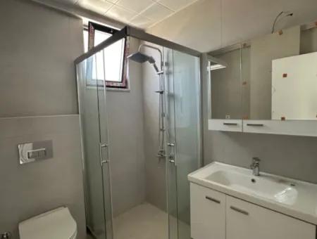 Zu Verkaufen 2 In 1 Wohnung Ohne Fußbodenheizung Schwimmbad Im Zentrum