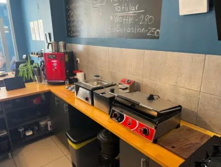 Workplace Cafe In Der Nähe Des Sees Im Zentrum Von Muğla Köyceğiz Steht Zum Verkauf