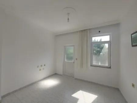 Im Zentrum Von Dalyan, Muğla, 2 1 Unmöblierte Wohnung Zu Vermieten