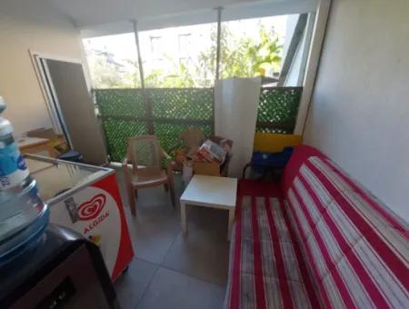 200 M² Keks- Und Kräuterkundegeschäft Im Muğla Dalyan Center Zur Untervermietung