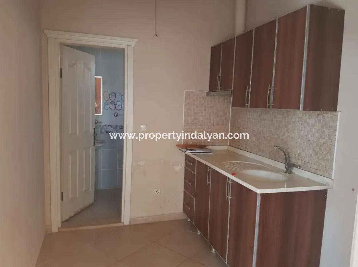 The Head Of The Corner, At The Edge Of The Carriageway Oriya Dalyan Rental Shop 120 M2