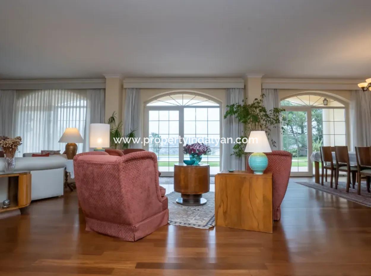 7 In 1 Detached Luxury House On A 2300 M2 Plot For Sale In Zekeriyaköy, Istanbul