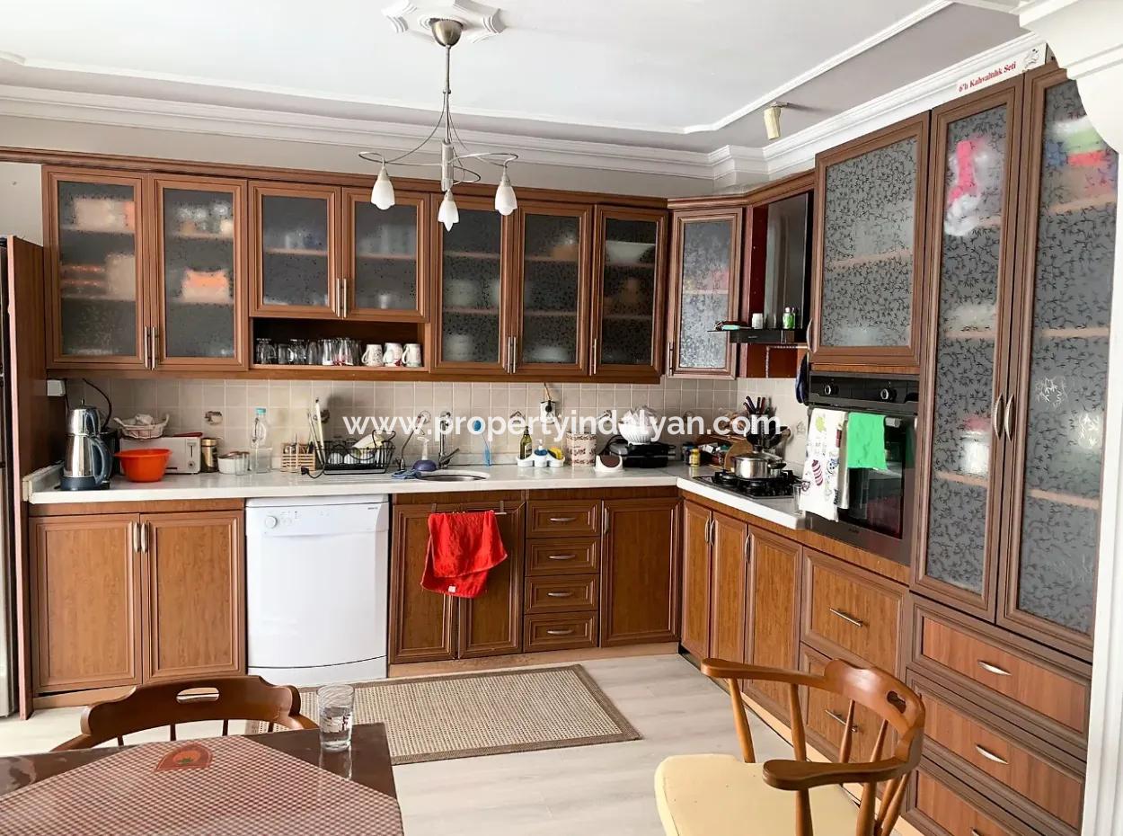 1 Villa With 1 Apartment For Sale In Köyceğiz Ulucami