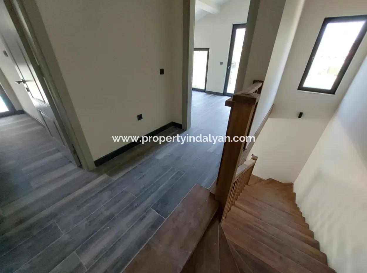 8 Brand New Villas On A 2.600 M2 Detached Plot By The Canal In Muğla Dalyanda For Rent For Tourism Business