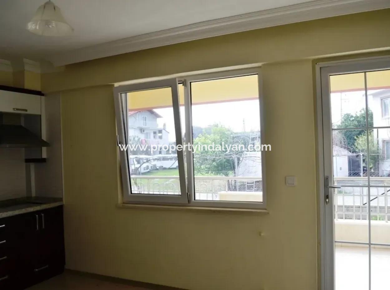 Oriya Detached With A Garden Apartment Rental In The Centre