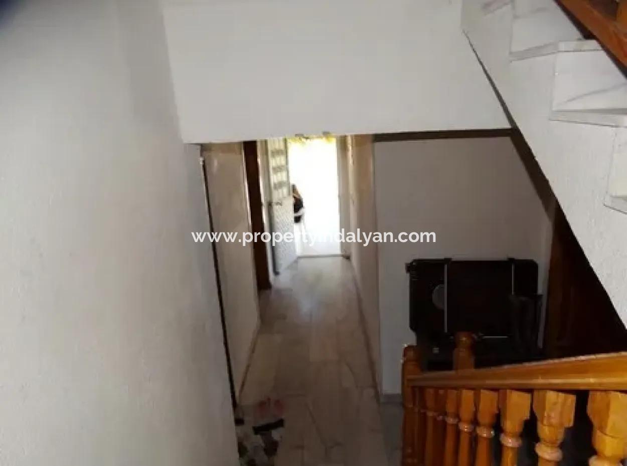 Köyceğiz Merkezde 717 M2 Arsada 6 Daireli Bina Komple Satılık