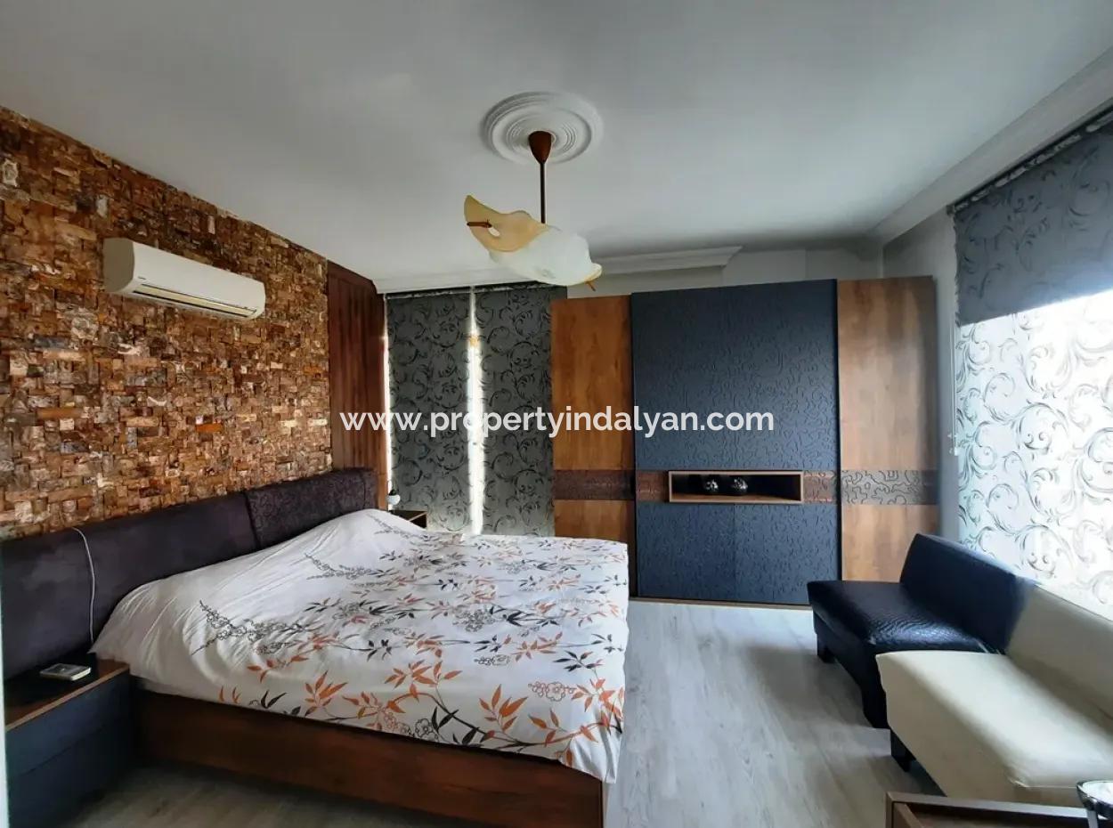 Muğla Dalyanda Satılık Yüzme Havuzlu Lüks Villa