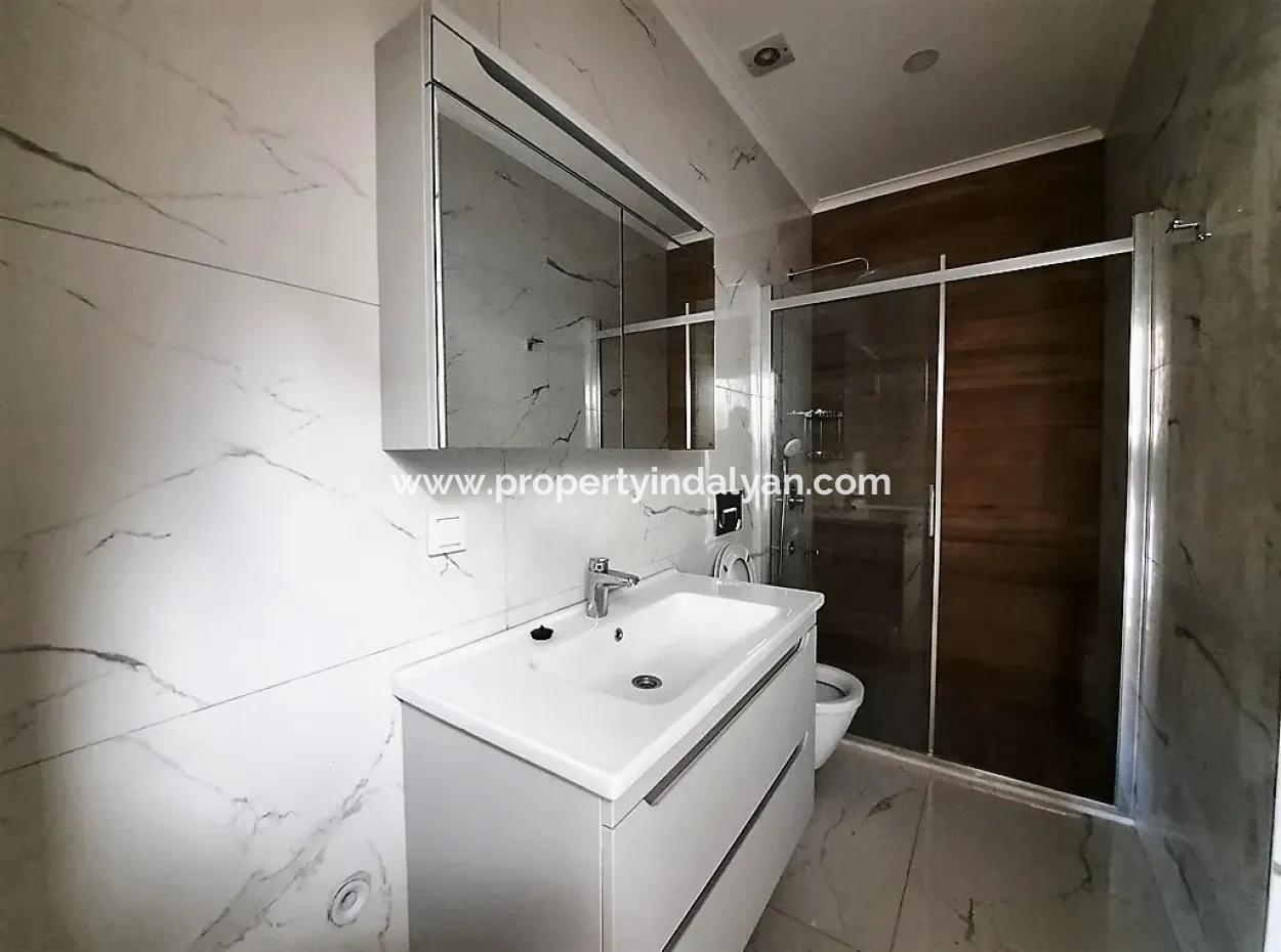 Marmaris Merkezde Ortak Yüzme Havuzlu 3+1 Sıfır Dubleks Satılık