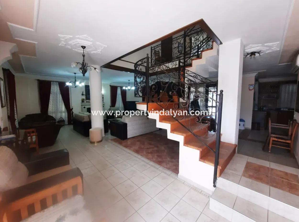 Muğla Ortaca Dalyan Da 280 M2 4+1 Jakuzili Tripleks Satılık