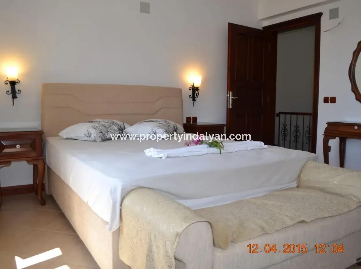 Köyceğiz Ekincik Te Deniz Manzaralı 5128 M2 Arazide 130 M2, 3+1 Villa Satılık