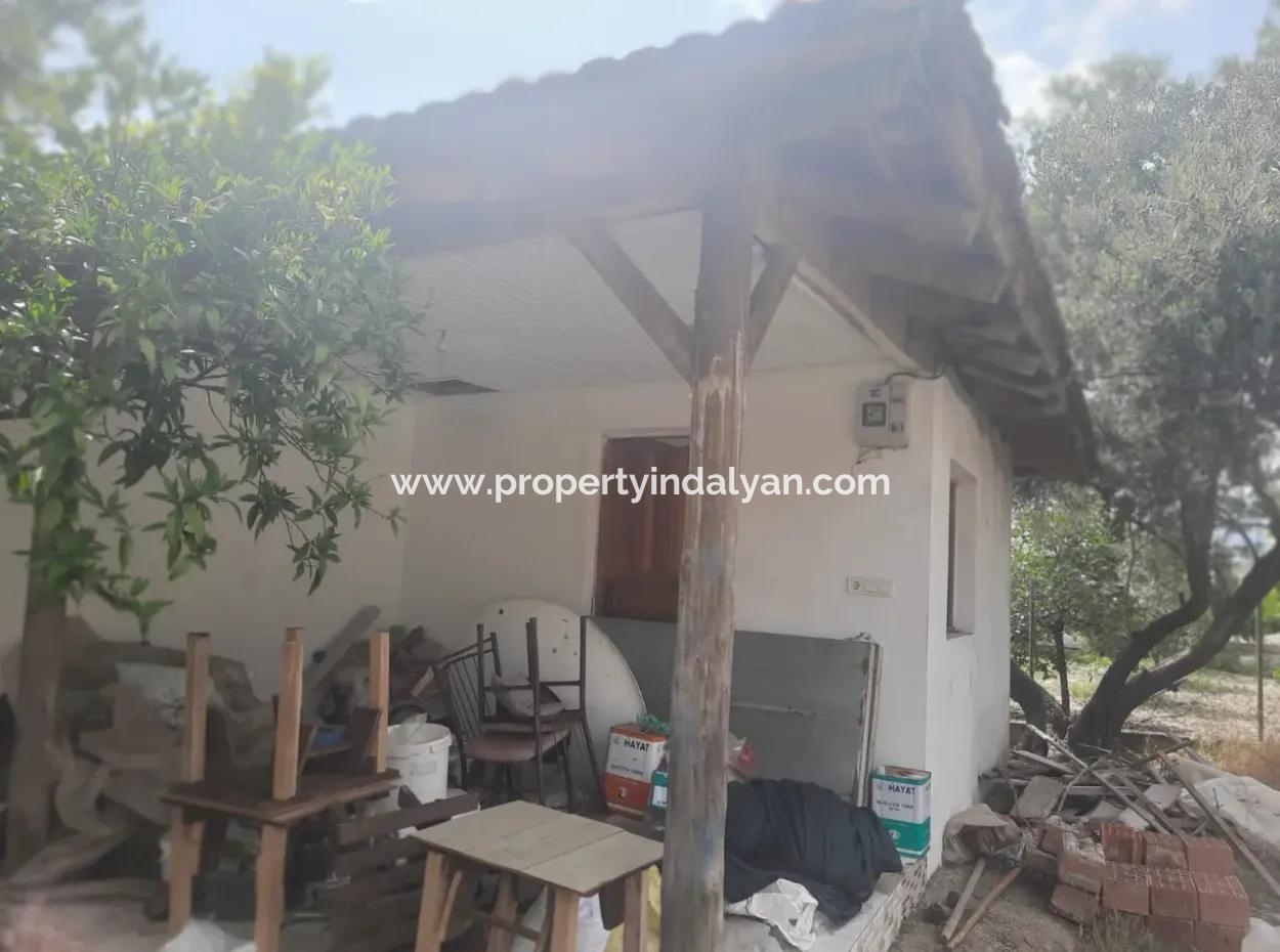 Köyceğiz Toparlarda Göl Manzaralı 2 100 M2 İmarlı Arsa Ve 2 Ev Satılık