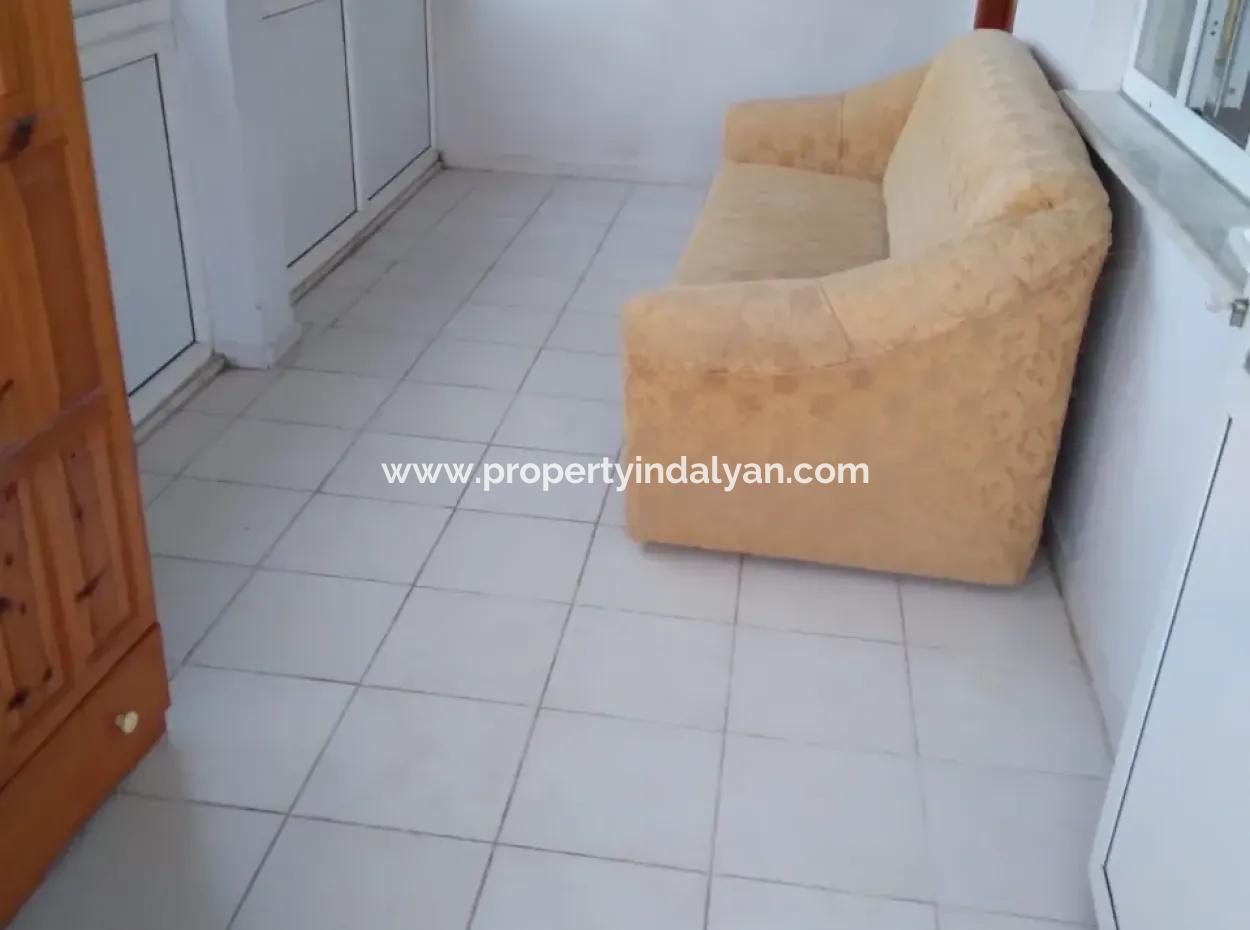 Ortaca Cumhuriyet Mah. 357 M2 Arsa İçinde 3 Katlı Ev Komple Satılık