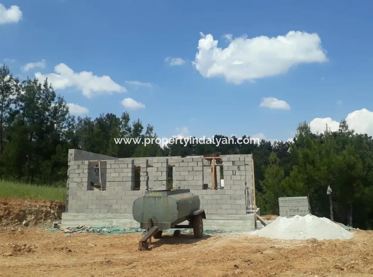 Denizli Acıpayam Örende  % 20/40 İmarlı İçinde Kaba İnşaat Olan 773 M2 Müstakil Arsa Satılık