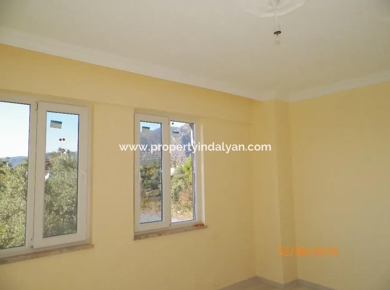 Köyceğizde Satılık Göl Manzaralı Villa