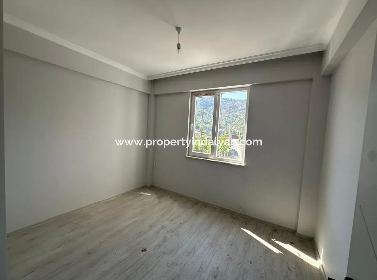 Ortaca Çaylı Mahallesinde Satılık 2+1 90M2 Ara Kat Daire