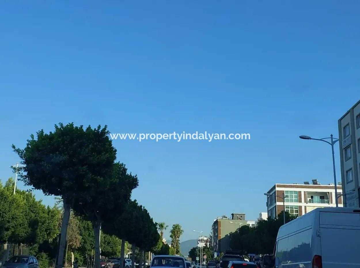 Ortaca Merkezde Kurumsal Kiracılı 300 + 300 M2 Dükkan Satılık Veya Takas Olur