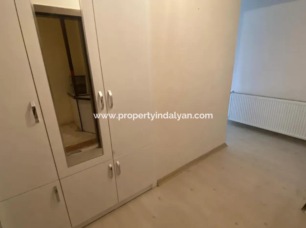 Ortaca Merkezde Satılık 3+1 165M2 Kaloriferli Daire.