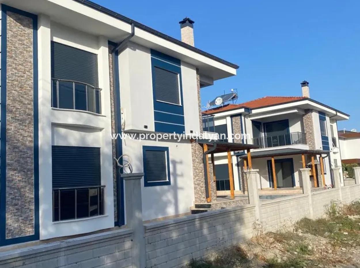 Dalamanda 600 M2 Müstakil Arsada Ortak Havuzlu Sıfır Dubleks Villa Satılık