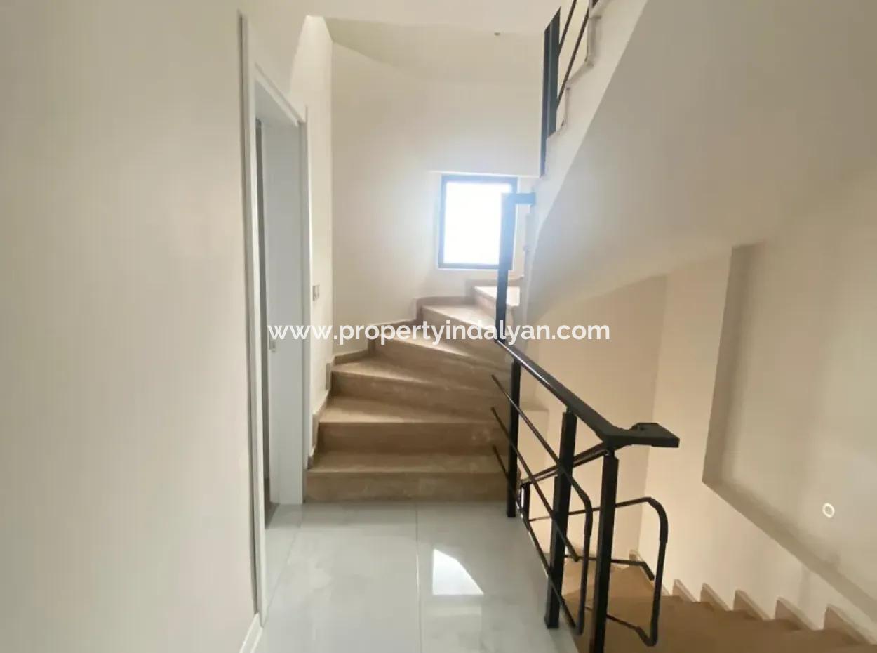 Ortaca Sarıgerme De 415 M2 Arsa İçerisinde, Eşyalı 4+1 Villa  Kiralık