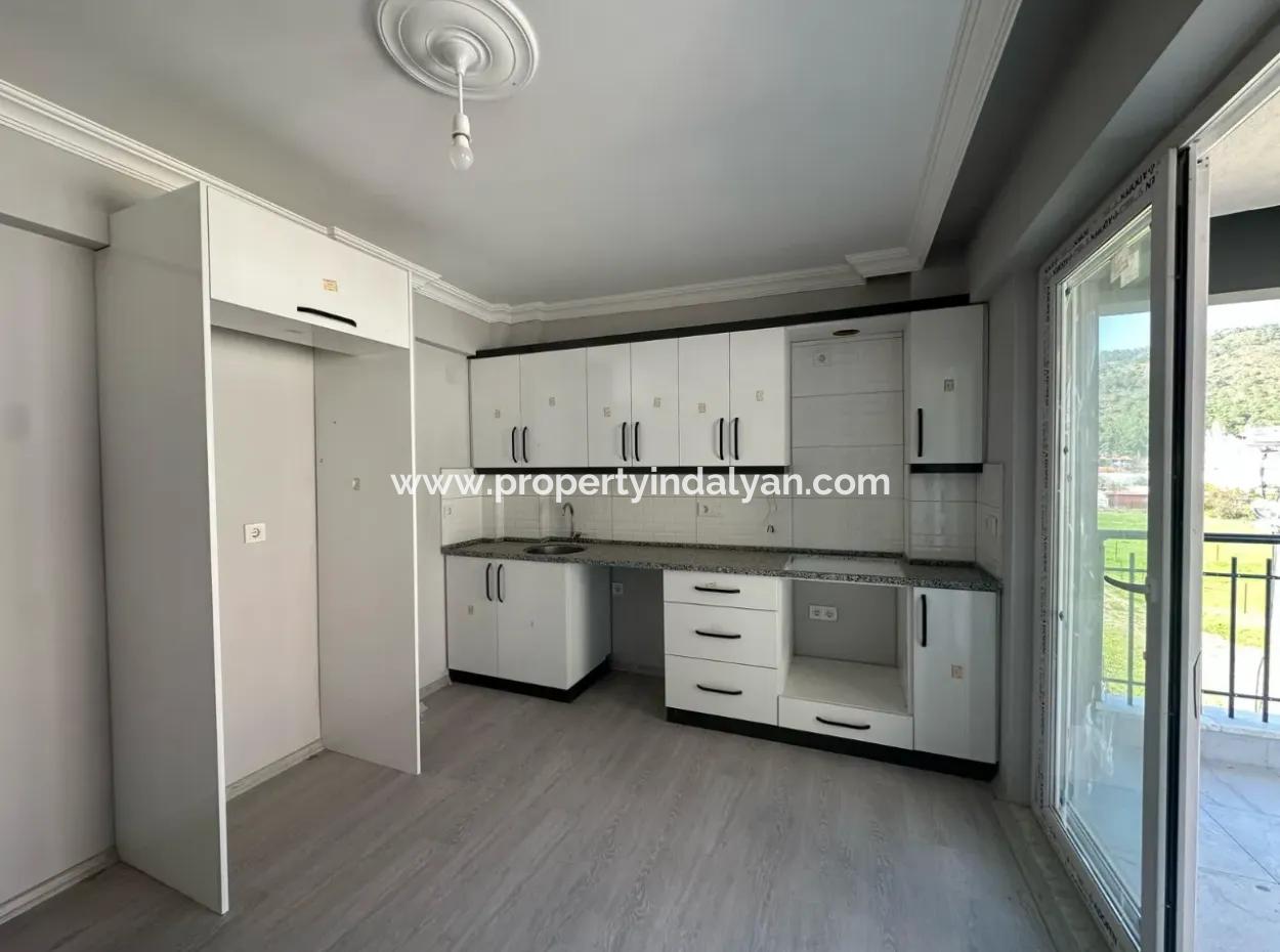 Ortaca Çaylıda 3. Kat 2+1 Sıfır Daire Satılık