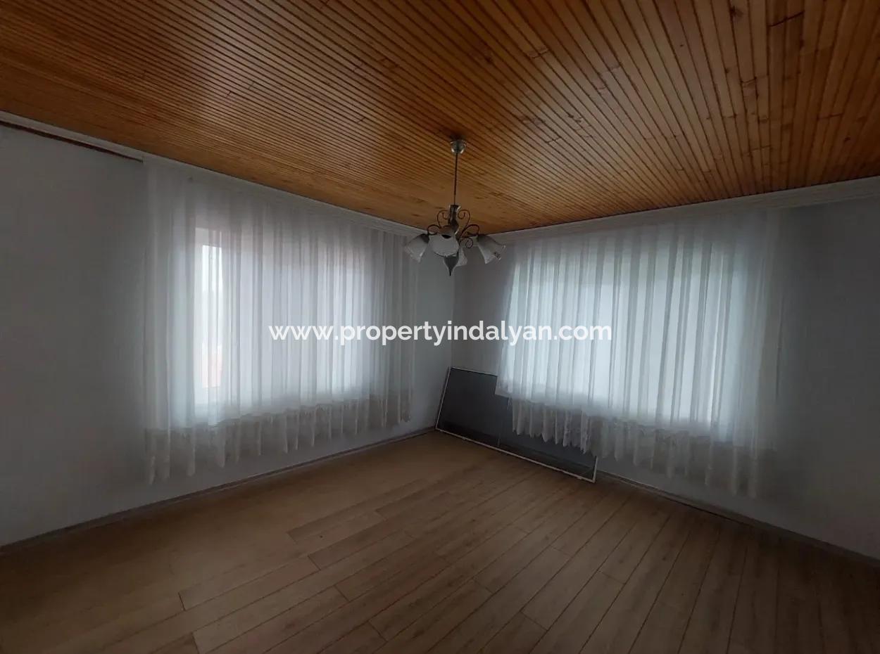 Ortaca Marmarlıda Eşyasız 160 M2, 2+1 Giriş Kat Daire Kiralık.