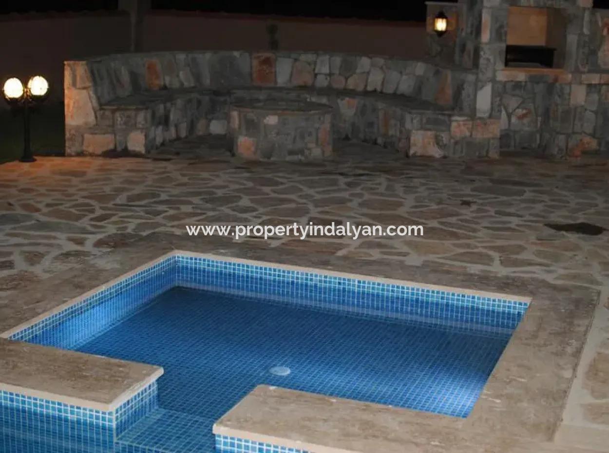 Muğla Dalyan’da Toplu Konut Ve Otel Yapımına Uygun 2.836 M², 15/30 İmarlı Arsa + Villa Satılık