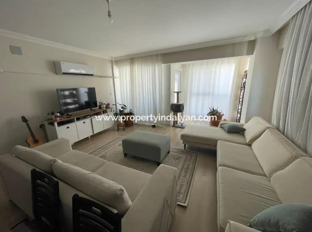 Ortacada Merkezi Konumda Eşyasız 1+1 Geniş Daire Kiralık.