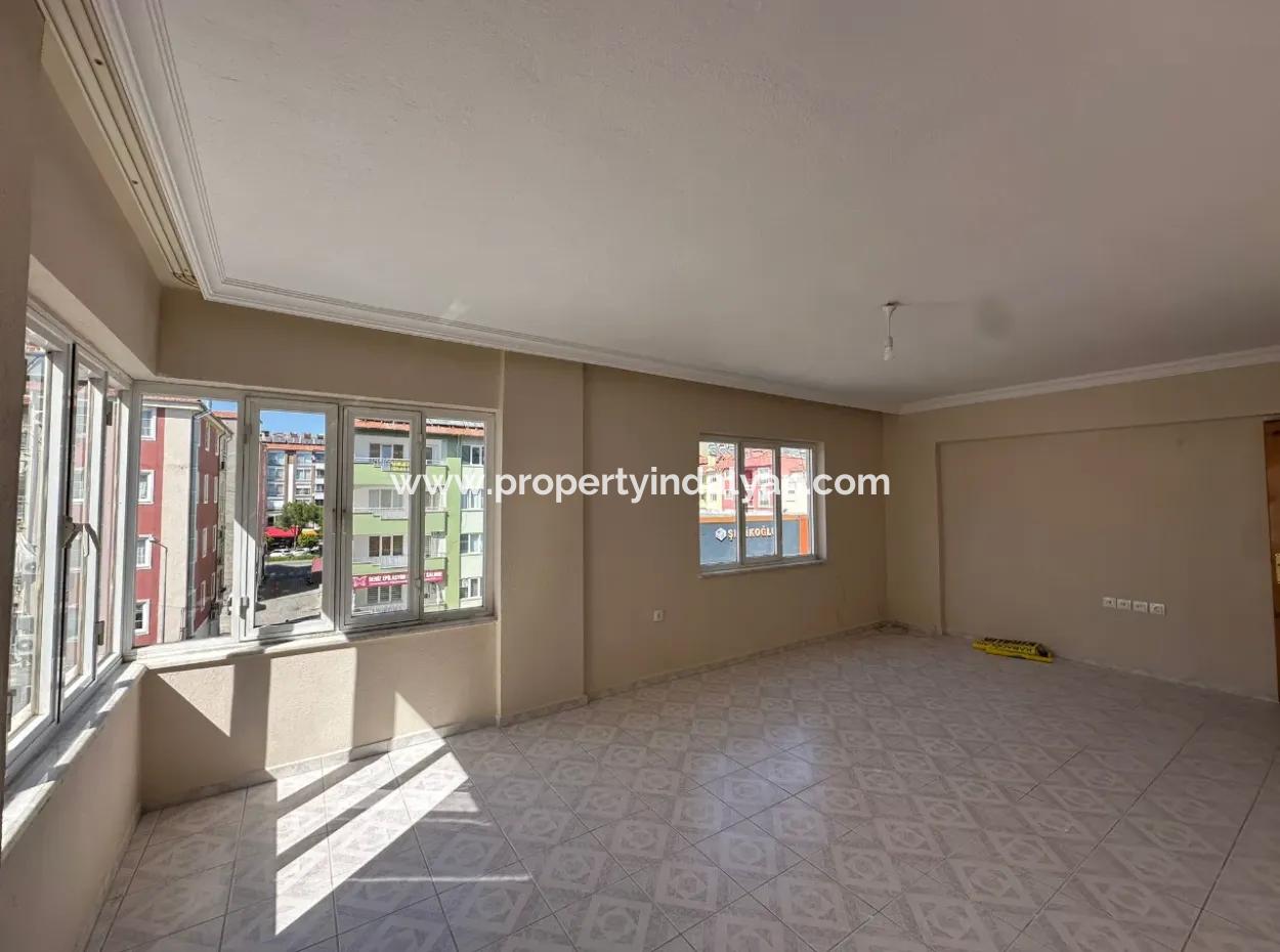 Ortaca Merkezde 3+1 Kapalı Mutfak Daire Kiralık