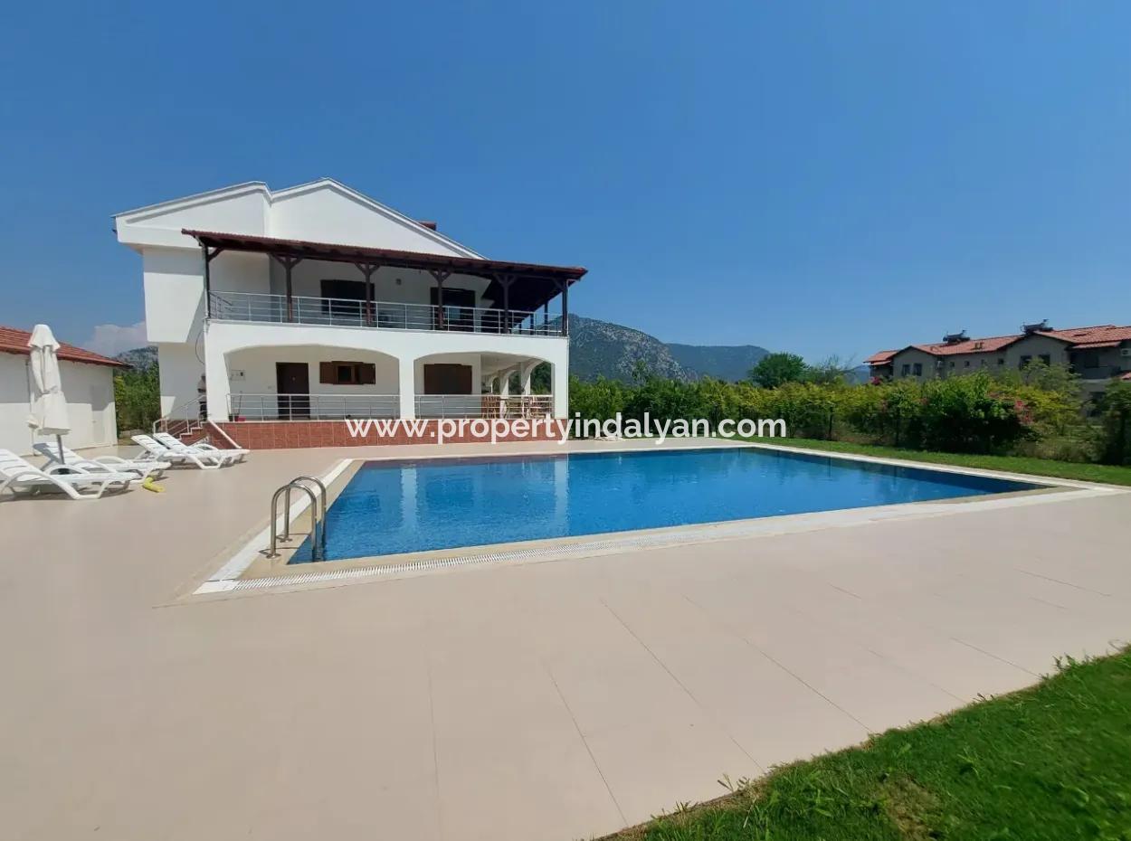 Mugla Dalyanda 7 500 M2 Nar Bahçesinde 5+1 Yüzme Havuzlu Lüks Tripleks Satılık
