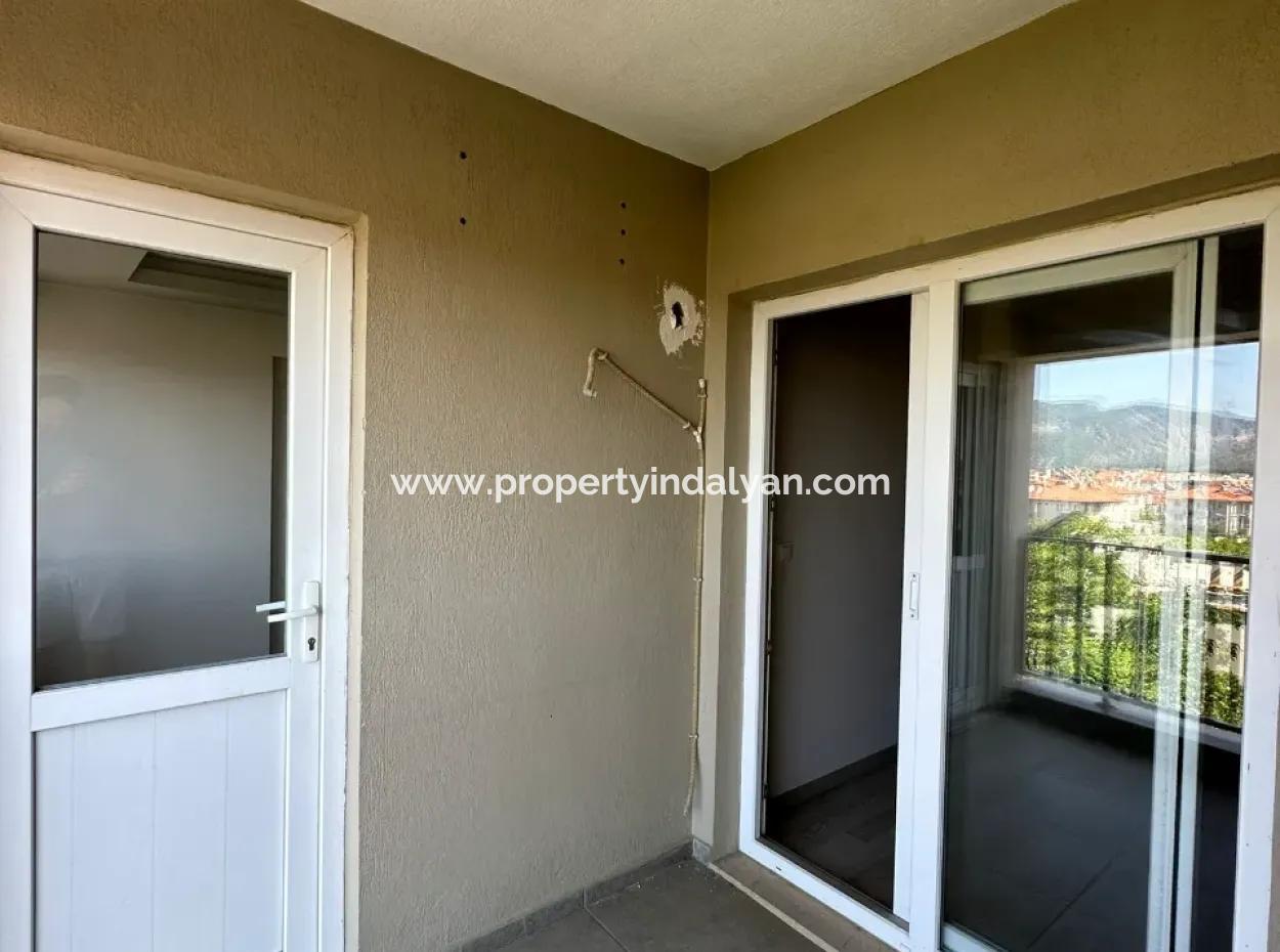 Ortaca Merkezde 3+1 110 M2 Daire Satılık.