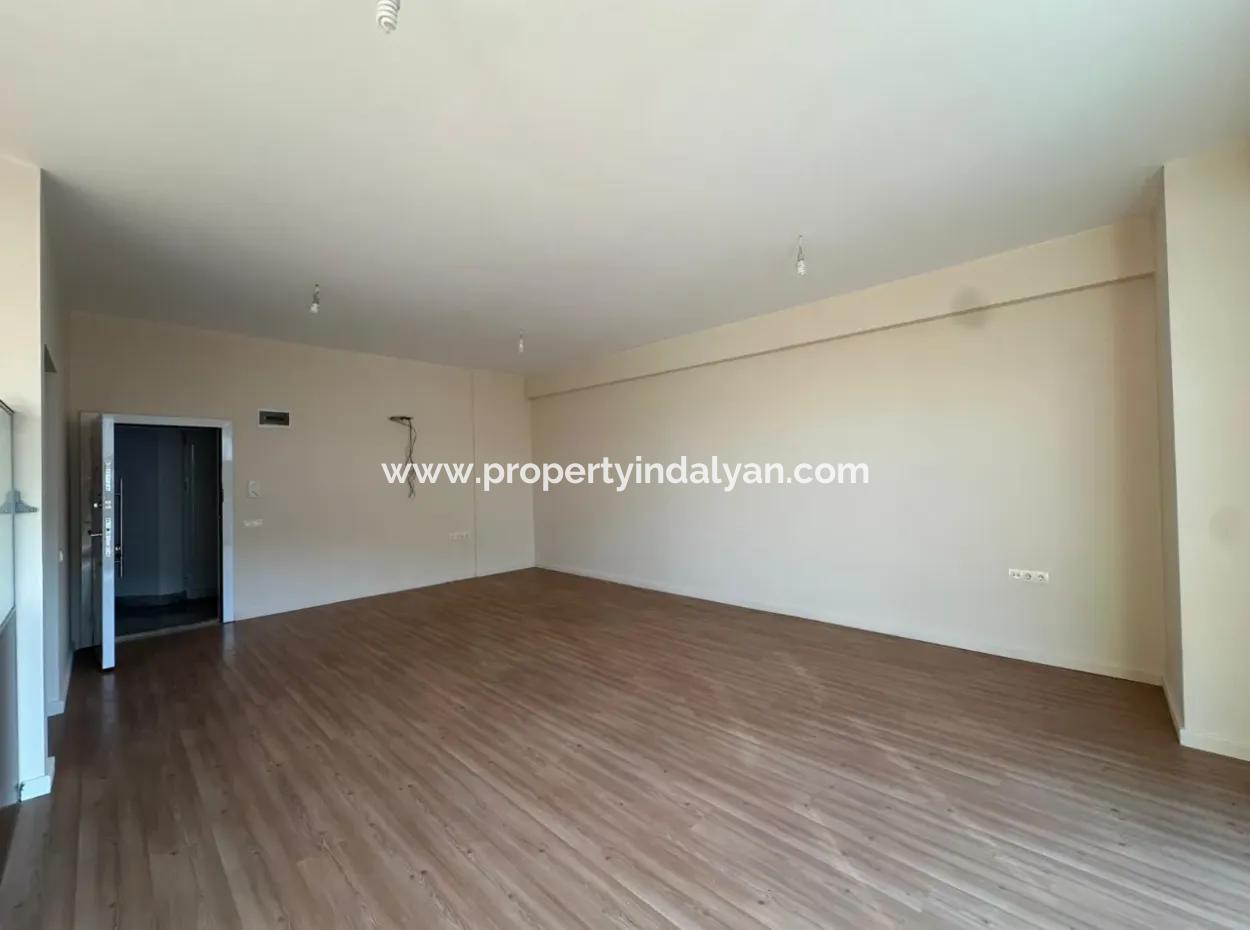 Ortaca Merkez De Plaza Da Satılık İşyeri