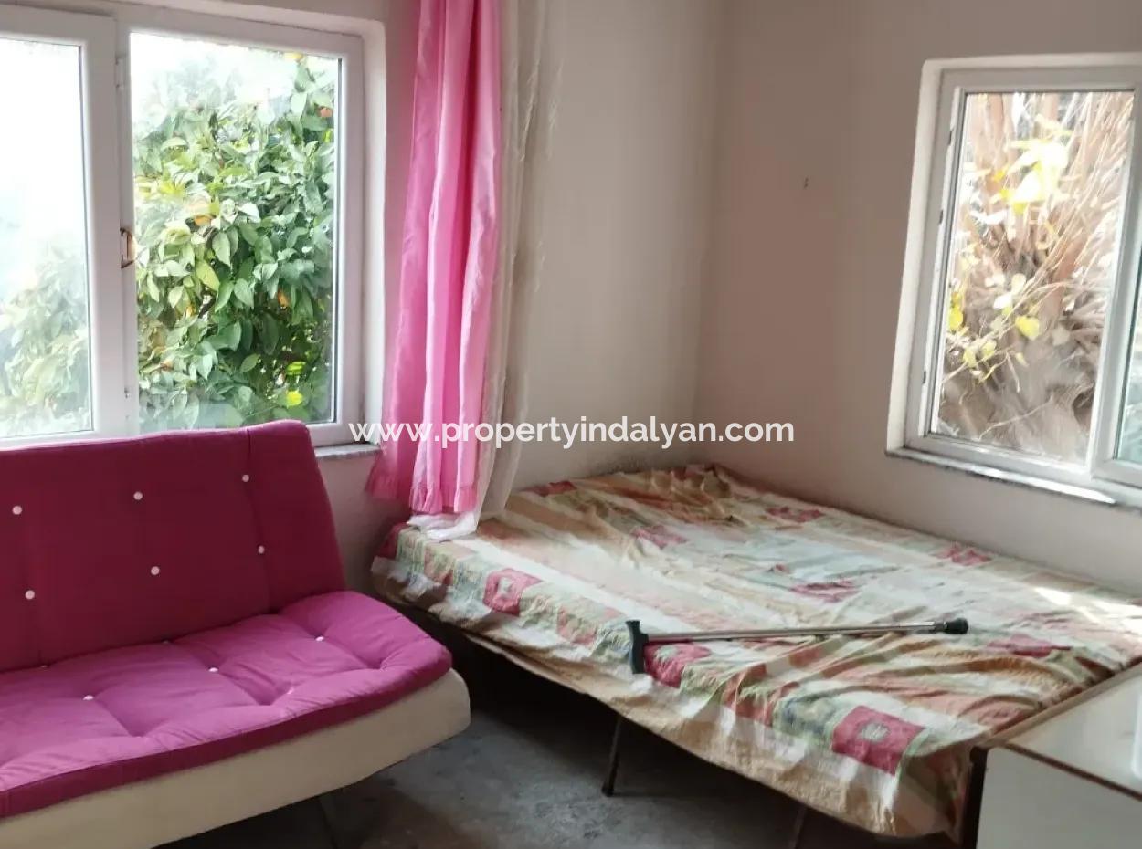 Muğla Ortaca Sarıgerme Merkezde  485 M² İmarlı Satılık Arsa – Köy Evi + Depolu