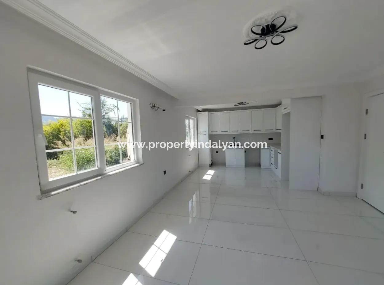 Muğla Ortaca Eskiköy’de  Doğanın Ortasında Huzurlu Bir Yaşam İçin İdeal 2+1 Tek Katlı Ev Kiralık.