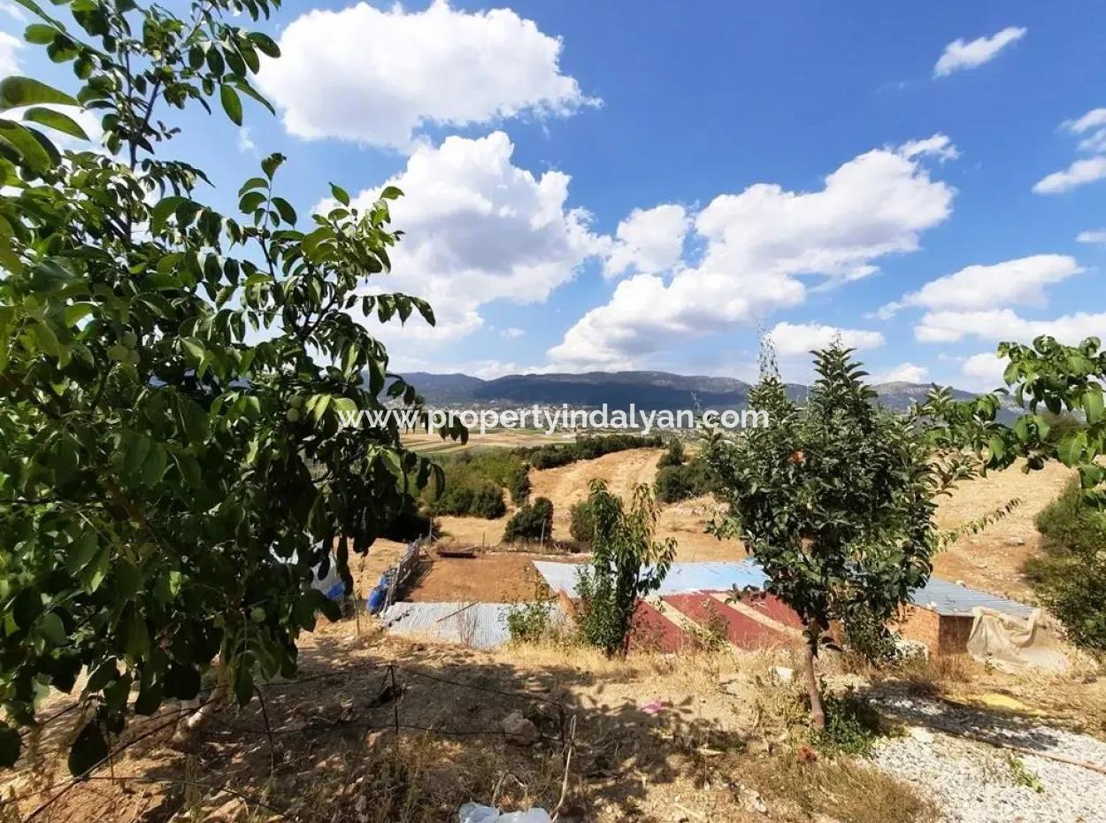 Çameli Kızılyakada 5 000 M2 Müstakil Arazide 2+1  Ev Ve  200 M2  Ahır Satılık