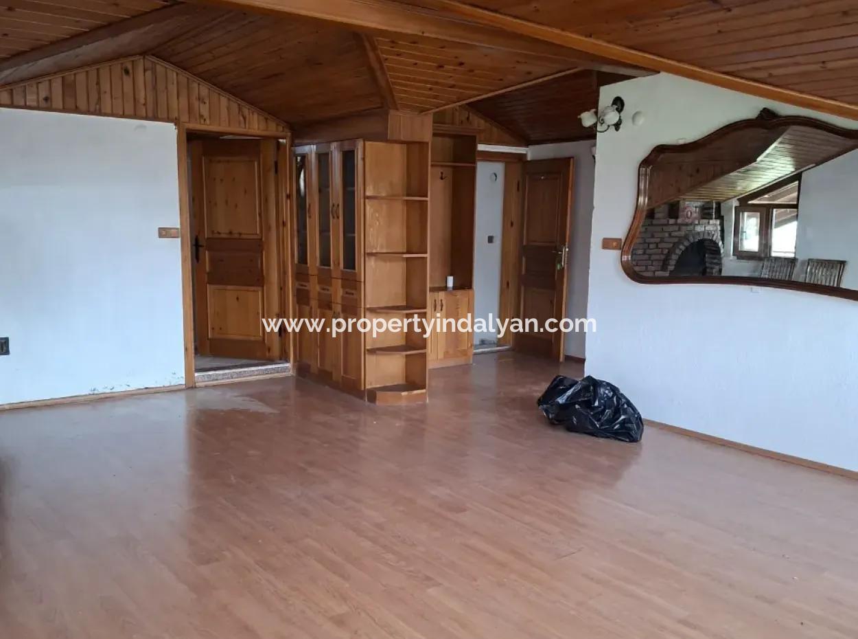 Muğla Ortaca Dalyan 1+1  Eşyasız Yüzme Havuzlu Çatı Katı Daire Yıllık Kiralık
