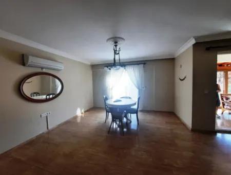 Muğla Ortaca Okçularda 200 M2 5+1 Yüzme Havuzlu Müstakil Eşyalı Villa Yıllık Kiralık