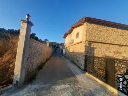 Muğla Ula Çıtlıkda 250 M2 İnşaat Hakkı Olan 1 700 M2 Arsa Satılık. 