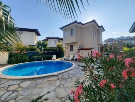 Muğla Dalyanda Site İçerisinde 2+1 Yüzme Havuzlu Villa Yıllık Kiralık