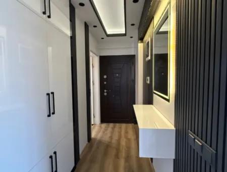 Cumhuriyet De 2+1 Kapalı Salon Mutfak Daire Satılık